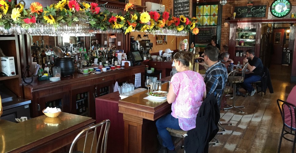 Bar intérieur diner et souper Coaticook