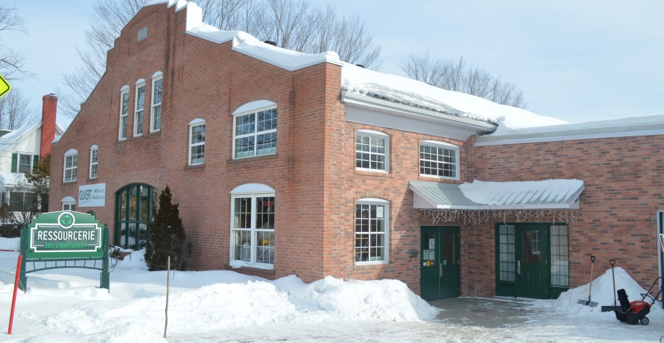 Façade Coaticook hiver